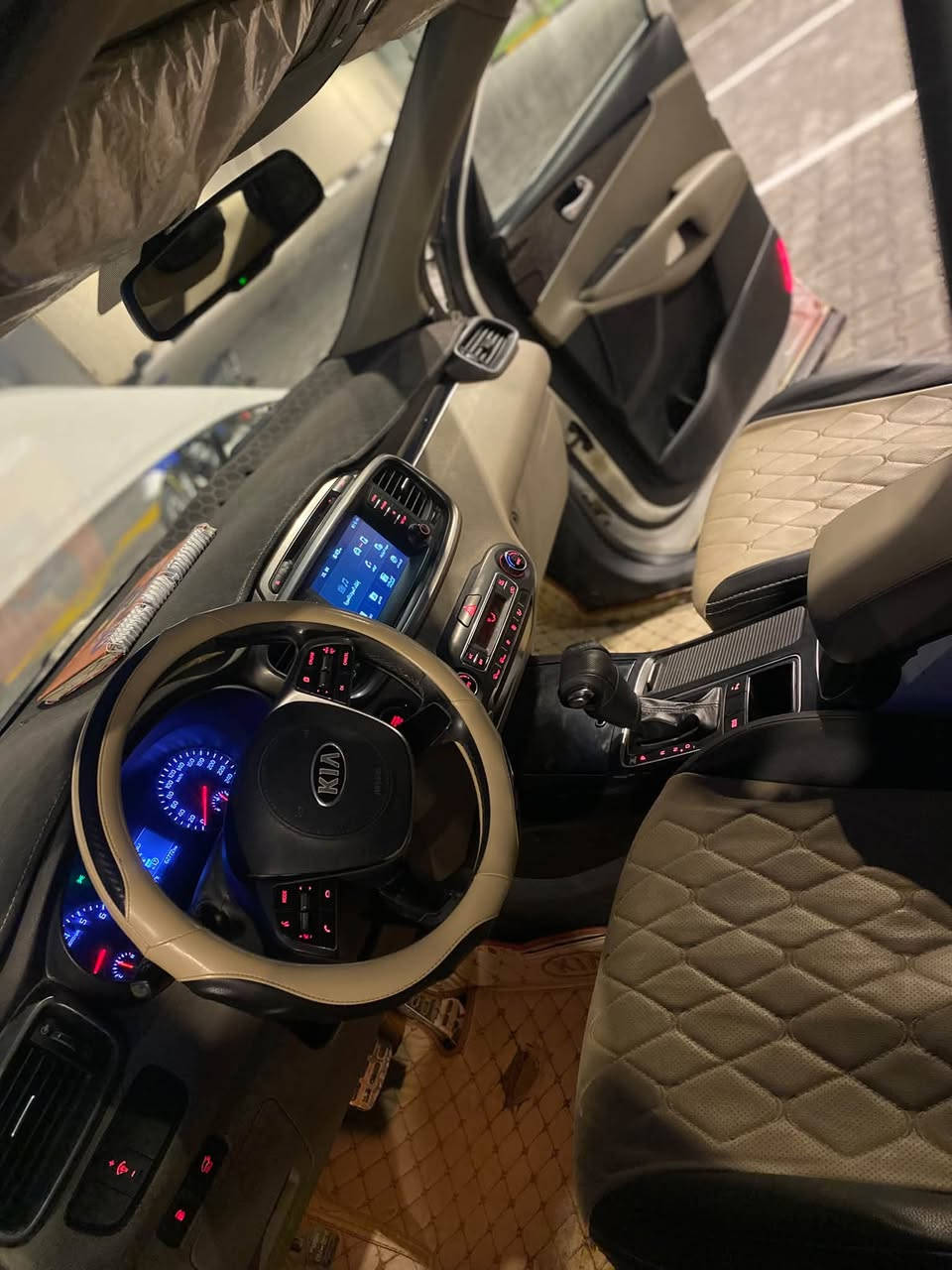 السلام عليكم سياره سورنتو موديل 19 خليجي بيها طخات وحالوب خفيف العنوان البصره السعر 195 (الرقم ***********)
