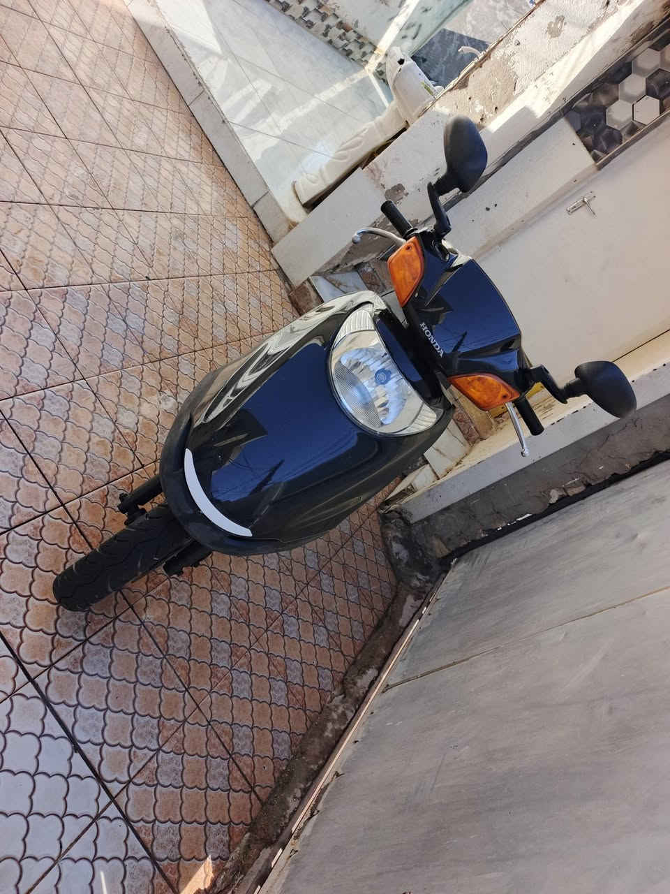 دراجه سبيسي ياباني كابريتر وكفر كل ياباني دراجه جاهزه أي نقص مابيهه مكينه نعومة فول الهاتف*********** المكان كوت الزهراء
