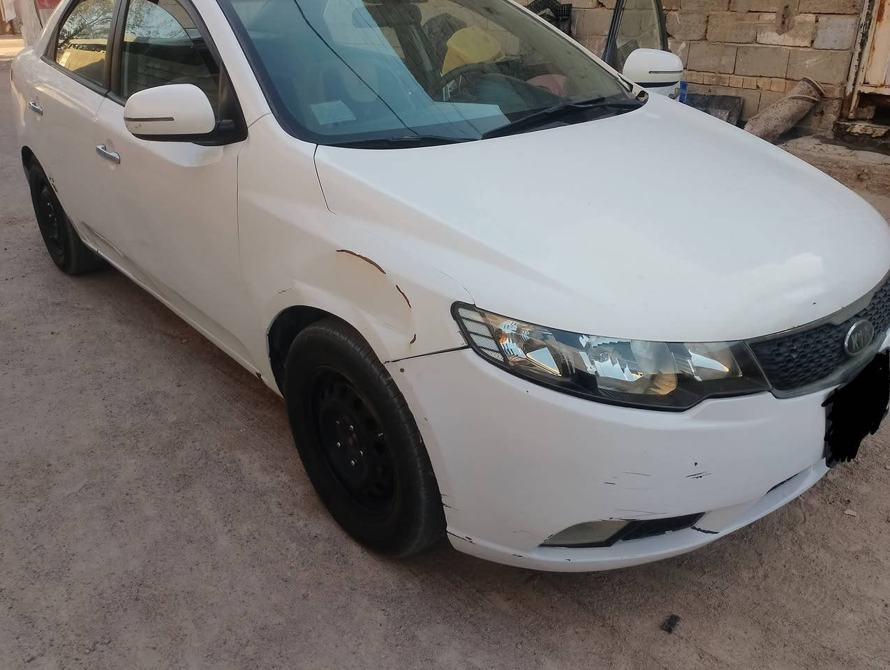 سلام عليكم 
كيا سيراتو 
موديل 13
طخات وصبخ وتبريدها عاطل 
سعر 75 وبيه مجال 
او مراوس
الموقع البصرة ابو الخصيب حي العسكري
***********
