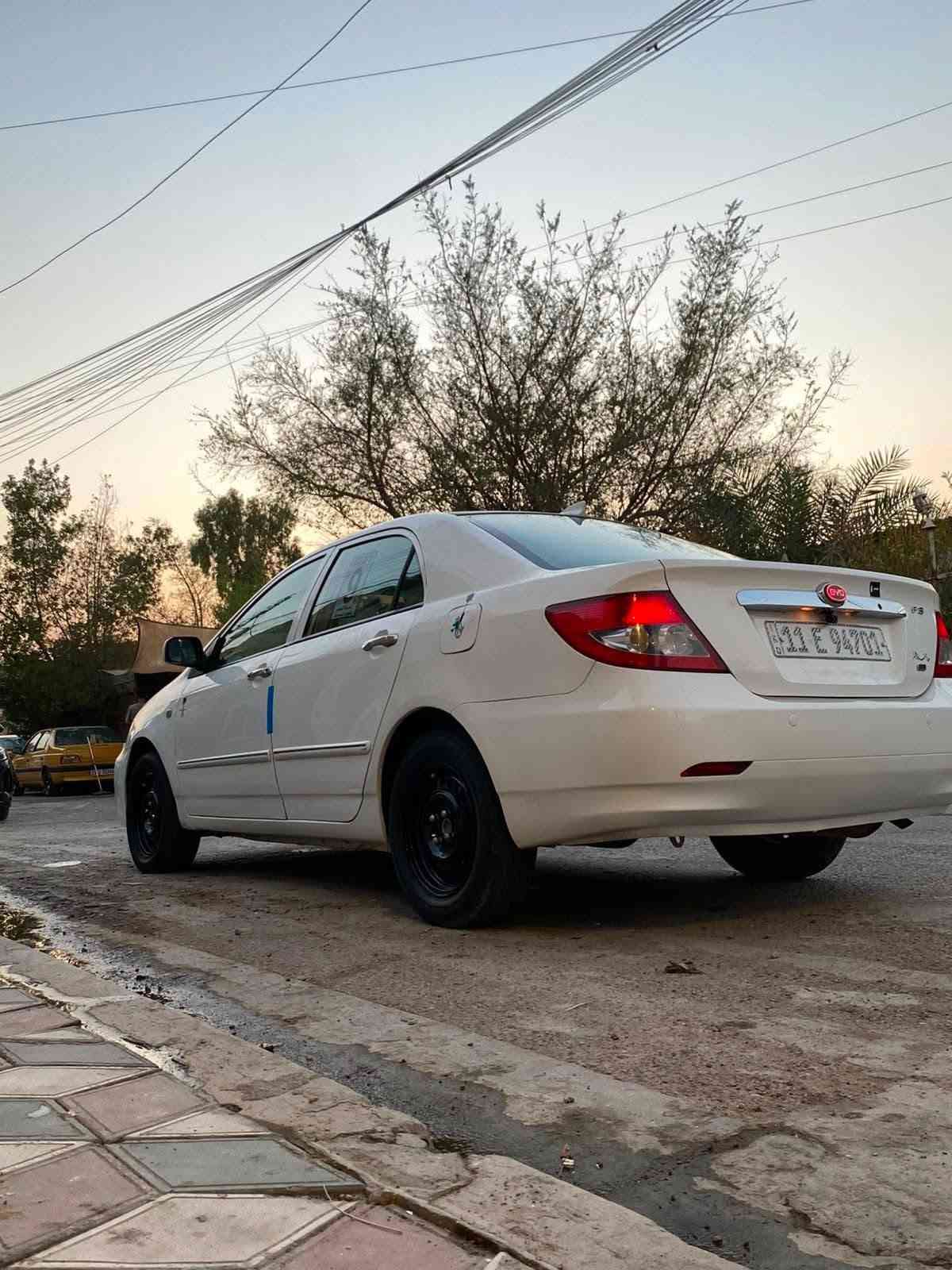 السلام عليكم بي وادي F3 موديل 13 بأسمي بيها جاملغ امامي الأيمن ما مبدل مكاني كربلاء حي الوفاء ما متواجد على الفيس المعلومه السياره جاهزه من تبريد وحداديه جديده السعر 55 وبيها مجال كلش قليل ***********
