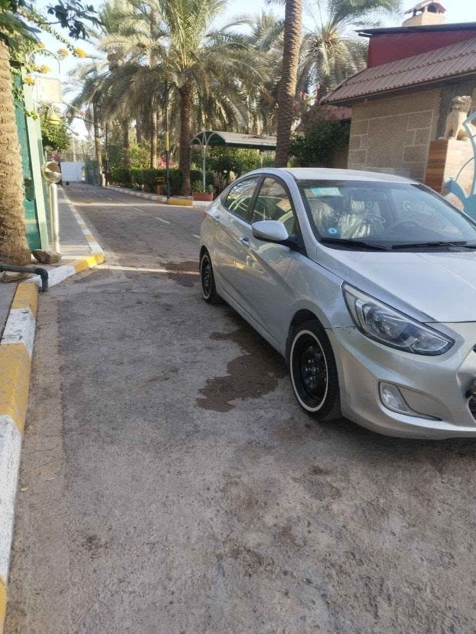 سلام عليكم اكسنت البيع مديل 17 نضيفه مكينه 1400 تبريد صدر جديد سياره خير من الله رقم نكليزي مثنى تحويل وين ماتريد  سياره بسمي ب80 التصاب*********** خليجيه
