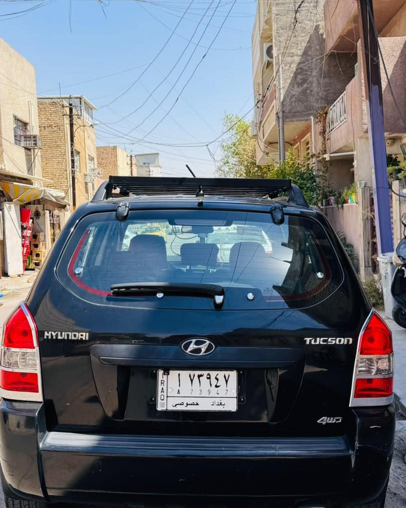 هونداي توسان خليجي موديل 2009
محرك 2000 دوش 4 سلندر 

السيارة فول مواصفات 1/1
فتحة سلايد روف 
كامرة خلفية + شاشة 
داش كام امامي 4k 
تبريد ثلج 

السيارة مناسبة لان بيها قطعة بارد

السيارة باسمي مشروع وطني
 التحويل بنفس اليوم 

مكان السيارة : بغداد

رقم هاتف ***********
 🟩 السعر تعليق تصلك رسالة 💌
