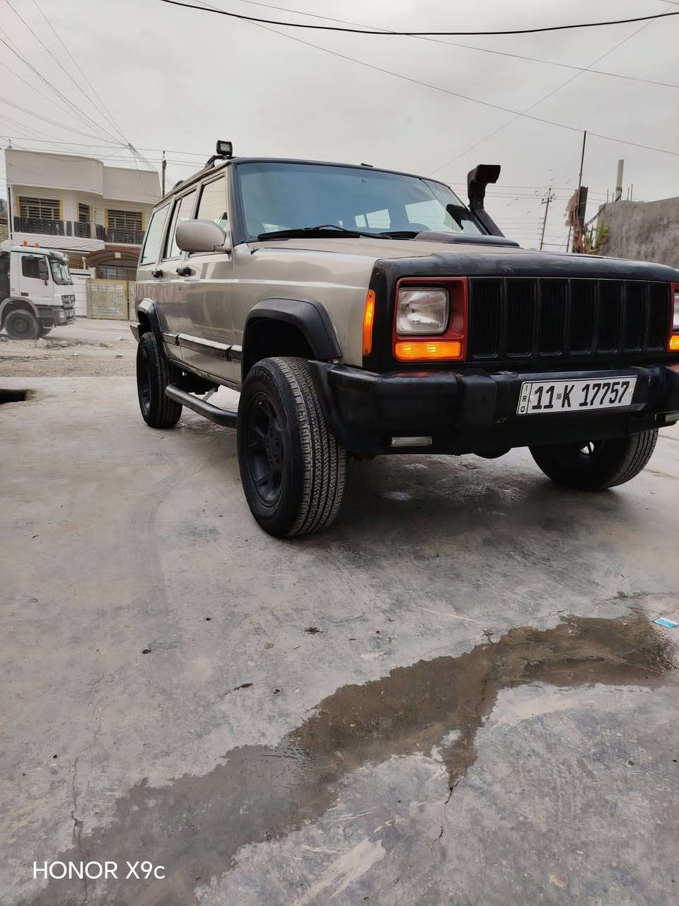 السلام عليكم
جيب 2000
محرك كير ففتي 3000 كفاله شرط بطناش وشلعه
رقم بغداد دولي بسمي
كهربائيات من الدعاميه للدعاميه شغاله
صدر تخم تاير جعمقه جديده
تبريد شغال
بدون خياس اكو خياس قيل وسويته 
رقم الهاتف ***********
السياره مال جناي
بيها جراد بسيط
سعر ٤٨ وبيها مجال
مكان بغداد منطقة السياحي
