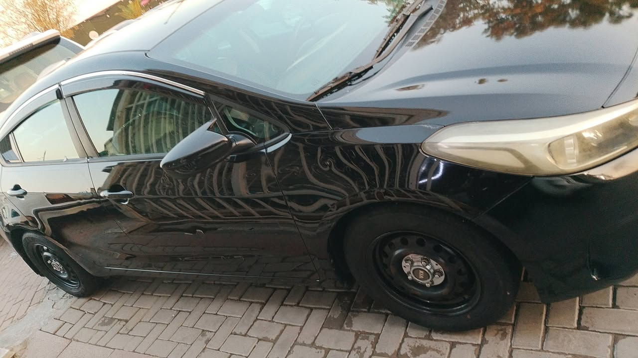 السلام عليكم 
كيا فورتي ورد مريكي  موديل 17
الحادث باب جملغ بل عراق بنيد صبغ كلير جماليه فقط 
كير محرك تبريد مكينه كفاله عامه 
محرك 2000
دوش
رقم سليمانية انكليزي سنوية جديدة هزه ارضيه 
تحويل ثاني يوم 
سعار سياره 95بي مجال شي بسيط للعنوان بغداد بلديات نتصل وتدلل عله رقم 
***********
