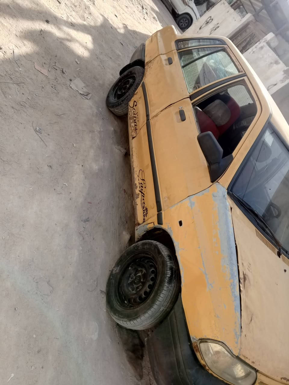 سايبه للبيع سياره شغاله 
صاحبه بل دوانيه ماواصله ابيع عل اهل وضع هاذه العنوان نجف سياره جاهزه سعر ب6 ورقات ونص ***********
