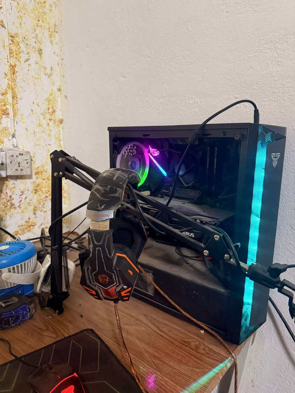 سلام عليكم بيسي

 للبيع كامله وياها يو بي إس 

رامات 32G
CPU I7-8700K
SSD 240G +HDD 2T
GPU -GTX 1070 TI 6G
بور سبلاي 700
مذر بورد B360-F GAMING

الاستفسار ***********
