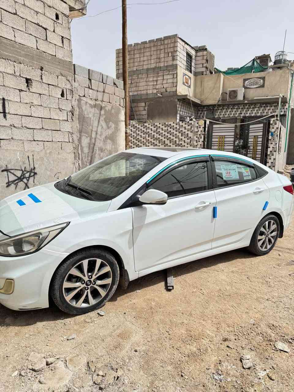 اكسنت 2016 خليجي فول مواصفات فتحه  محرك 1600 دوش رقم بصره انكليزي بيها دواير ورا وبنيد صبغ بدون ضربه كفاله من لحادث السعر 88 بيها مجال حك الجيه عنوان بصره مطيحه رقم صاحب السياره مكلف بل نشر
‭ ‭***********‬ البصرة, العراق

نص مكتوب في الصور:
- 2016 95