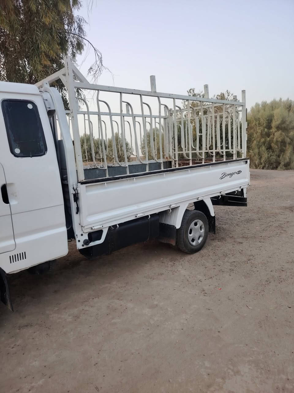 السلام عليكم كيا موديل 96رقم بابل انكليزي  سنويه 27 مكان بابل شوملي مكفوله من كير واكس ومحرك وشاصي رقم شاصي اشعار مصبوغه للجماليه سعرها 57وبيها مجال ***********
