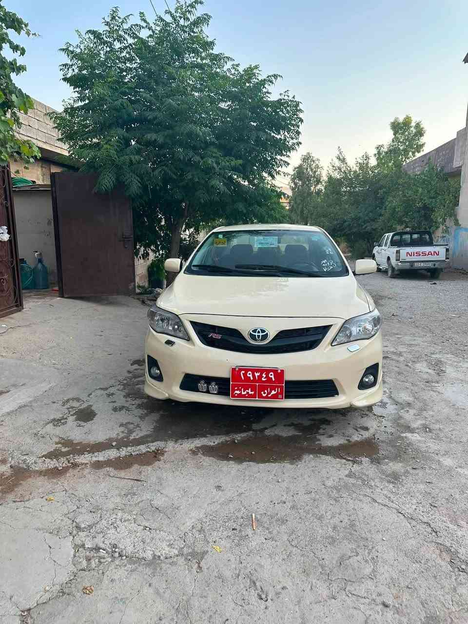 سلام علیکم تکسی کرۆلا ۲٠۱۳ مەکینە ۱۸  گیرو مکینە بەشەرت پشتو پیش کەپس تەنها یەک بستی تەعدیل هەیە سپۆرت بەسمەو شەغال ناو قەیسی چوار تایەو ویلی لۆک ۱۳٥ مەعامەلە ٠۷٥٠۱٠٤٥۱٥٤

