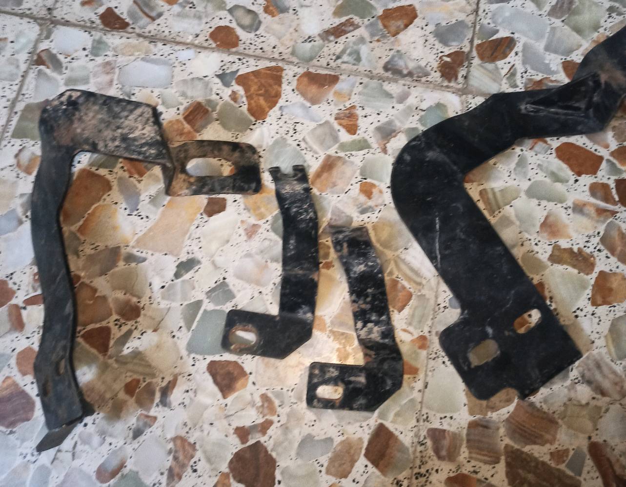 سلام عليكم متوفر درع هايلوكس أو  سياره بيكم دبل قماره امامي جديد مكفول من ضربه أو اي شي  مع ملحقاته  
مكاني حله قرب مرقد العلوية شريفه ع...
*********** ......السعر خاص