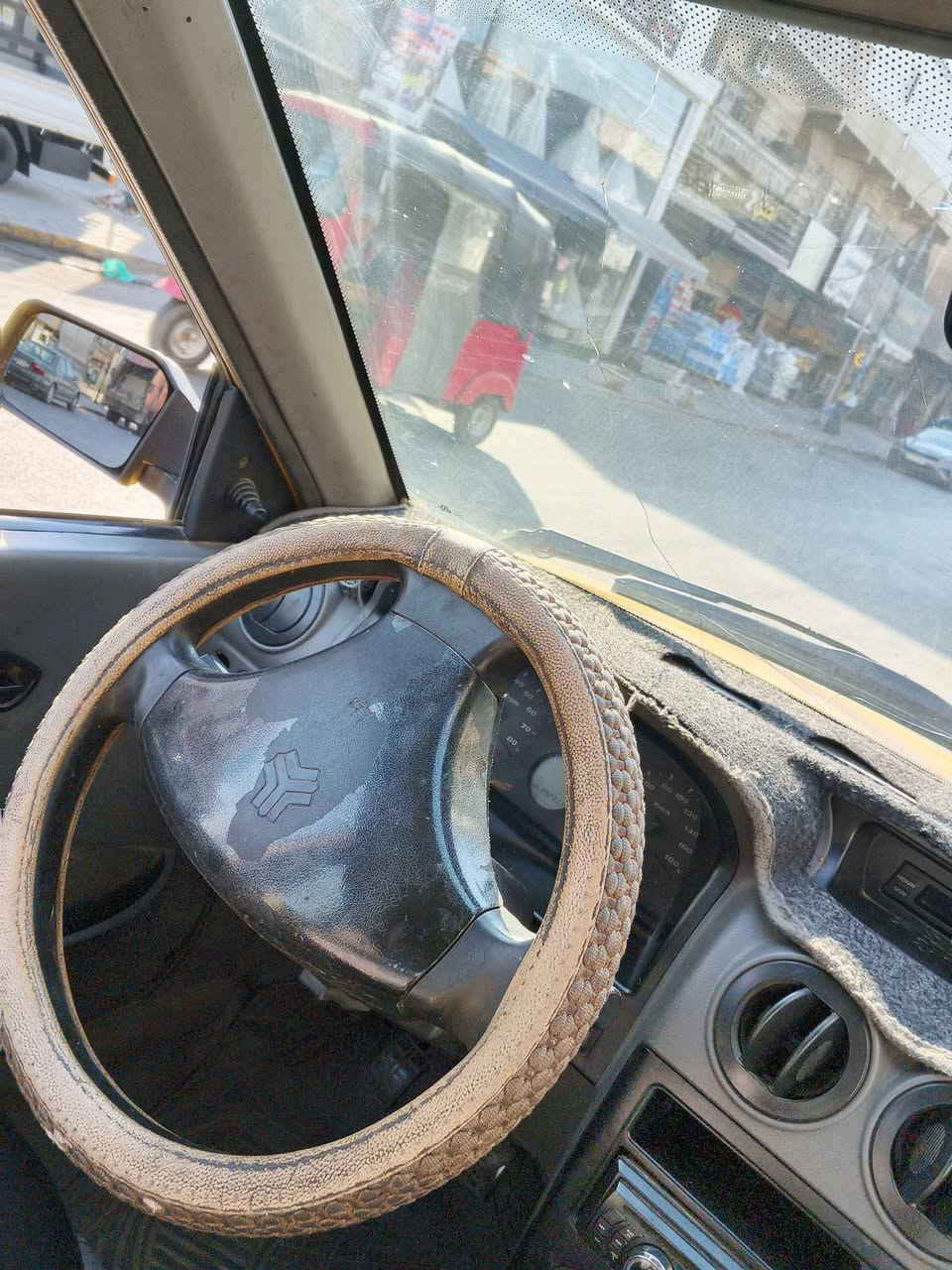 السلام عليكم سايبا للبيع موديل١٥ مكينه جديده تبريد خير من الله فقط بيها طخه من الإمام ومن خلف بسيطه سيارة نضيفه معنى كلمه مكان بغداد دورة *********** السعر ٣٥ ورقه
