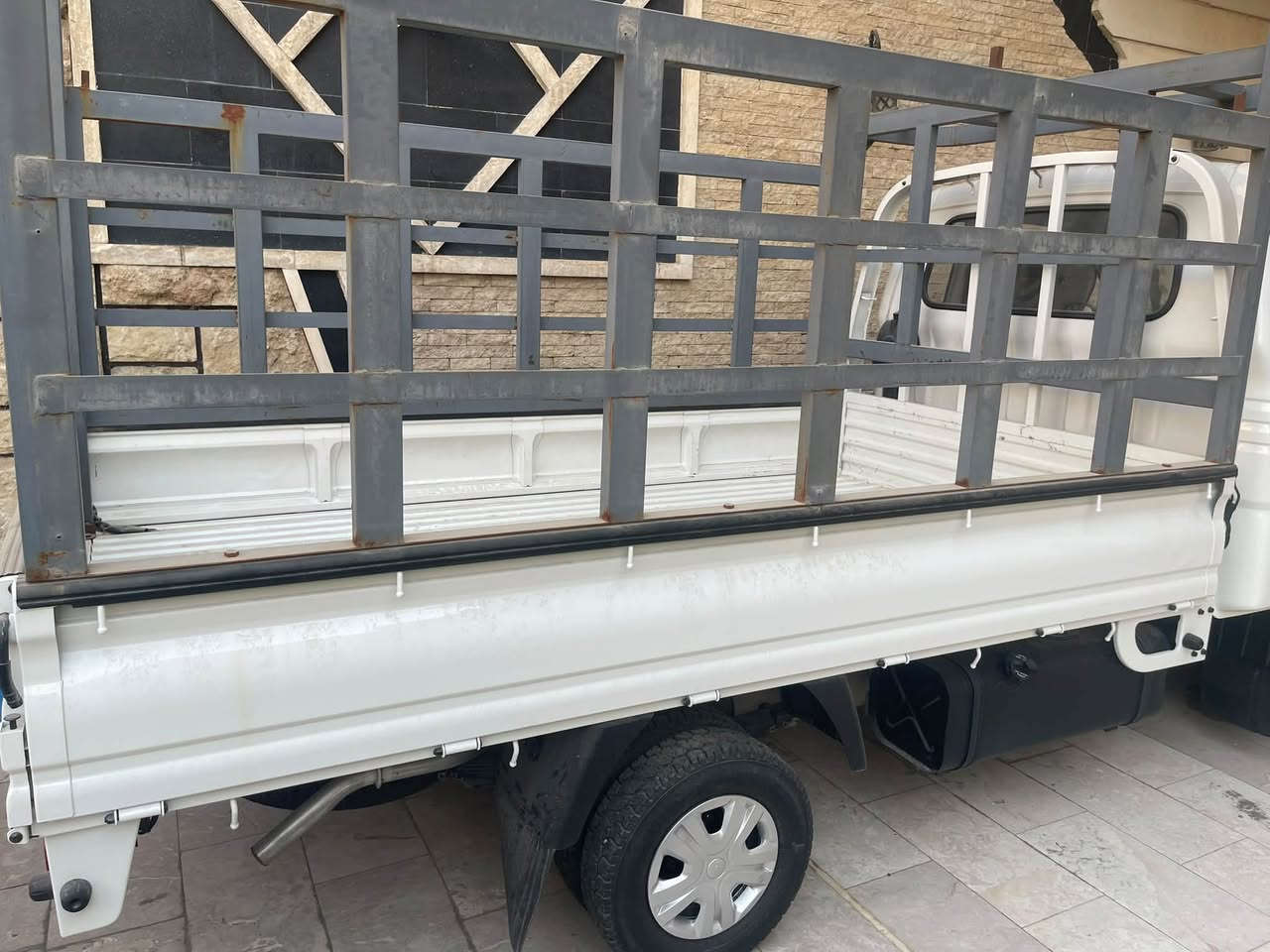 كيا بنكو 2025 على وضع الشركة ممشى بسيط كامرة حساس محجر اي نقص ماكو بالسيارة وكلشي موضح بالصور
السعر 162 قابل للتفاوض 
*********** واتس اب فقط
