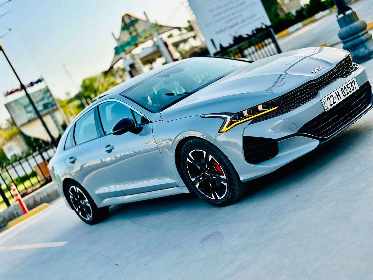 K5 gt line. 1600 T 
للبيع كي فايف موديل 2022

السياره استخدام نظيف جدا وترايها حلو السياره 
ماشيه 108000 كيلو متر حقيقي.  بدون اي خلل 

صبانه دوريه اول باول. تفاصيل كامله بالسياره. 
دهن اكسادو بانزين محسن فقط 

١- بانوراما طكتين 
٢- تبريد منفصل
٣- قياده اليه 
٤- بصمه
٥ - تشغيل عن بعد 
٦- رادارات. امامي خلفي جانبي 
٧ - نقطه عمياء 
٨- لد امامي خلفي 
٩-داخل احمر 
١٠-ضايفلها عزل جام درجه اولى مال حراره 
 والموصفات البقيه لليعرفلها جنايه الكي فايف 

مكانها بغداد. رقم اربيل باسمي تحويل مباشر  بدون اي وكاله 

لونها اسمنتي. بيها قطعه وحده صبغ. ( بنيد بدون ايرباك ) وبيها بارد جاملع امامي وشويه من الباب 

هذا كل الي بيها.  السياره ناصبه ومرتبه وجاهزه بدون اي نقص 

***********
