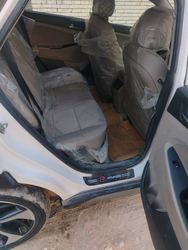 سياره للبيع توسان موديل ٢٠١٧ وارد أمريكا ضرر بس بنيد وبارد بالباب سيارة فول بصمه جنطه كهربائي كرسي كهرباء تحكم ستيرن جهتين شاشه كامره دواره رقم بابل انكليزي بسمي مكان كربلاء  رقمي *********** بيه واتساب السعر ١٥٨ كربلاء, العراق
