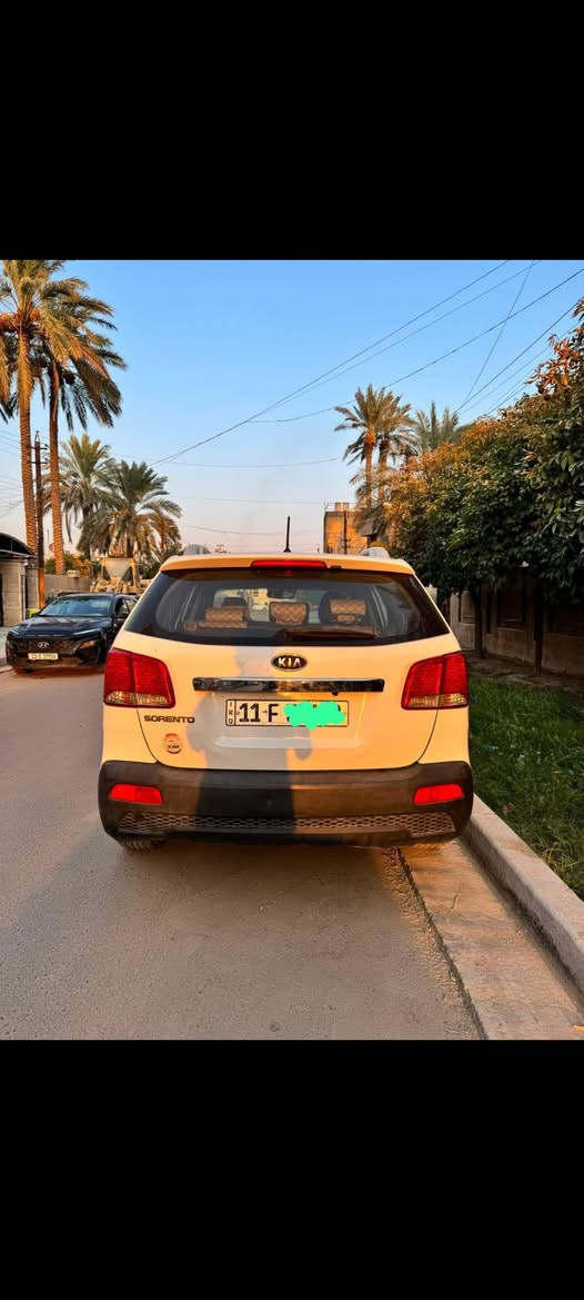 سلام عليكم للبيع سيارات
سورنتو موديل 12 ماشيه 160 الف رقم بغداد 
سعر 140 موقع بغداد حي خضراء 
الاستفسار ***********

