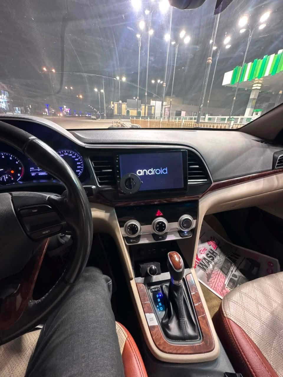 السعر ١٤٥
مكاني بغداد حي اور 
                       ***********
 هيونداي النترا   ELANTRA 
 موديل ٢٠١٩        
رقم بغداد دولي نفاذ سنويه ٢٠٢٩
ماشية ١٢٨ كم
   للون ابيض ثلجي
 السيارة مكفوله كفاله عامه ماعدا بارد اصبعين 
حساس  خلفي اصل 
لدنهاري  LED 
انظمت ترحيب
سلايد روف فتحة 
حجم المحرك2000
الجنطه ذكيه 
تبريد امامي و خلفي 
المري قابلة للطي AUTO 
اشاير بلمرايا 
تحكم مقود جهتان 
المودات
الاوامر الصوتية 
شاشة  حجم كبير
 كامره امامي خلفي
كاميرا دوارة 
يدة ابواب نيكل
حساس  خلفي
🅿️‏Led امامي 

‼️السيارة مكفوله كفاله عامه ‼️
ملاحضه بيه بارد  مقدار اصبع بل هلال جاملغ الوره عكس سايق ورصعات خفيفه
