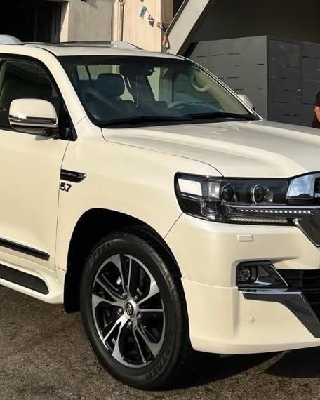 تويوتا لاندكروزر GX.R Grand Touring 2021

المنشأ: وارد عراقية (وكالة)

الفئة: GX.R Grand Touring

الممشى: 85,000 كم

المحرك: 4.6L V8

اللون: أبيض

الحالة: مستعمل

الضرر/الصبغ: مكفولة (كلين تايتل)

المواصفات: كاميرات 360°، مقاعد جلد كهربائية، بصمة تشغيل، شاشة تحكم، مراقبة النقطة العمياء، صندوق تبريد (ثلاجة)، حساسات، مصابيح ليد.

الرقم/الموقع: لوحة السليمانية (خصوصي) - متواجدة في السليمانية

السعر: 56,000$ (5 شدات و60 ورقة)

تۆیۆتا لاندکروزەر GX.R Grand Touring 2021

ڕەگەز/سەرچاوە: وەکالەتی عێراقی

فێئە: GX.R Grand Touring

ڕۆیشتوو: ٨٥,٠٠٠ کم

مەکینە: 4.6L V8

ڕەنگ: سپی

باری ئۆتۆمبێل: بەکارهاتوو

زەرەر/بۆغاخ: کەفالەت (کلیل تایتڵ)

تایبەتمەندییەکان: کامێرای ٣٦٠ پلە، کوشین جڵدی کارەبایی، بەصمەی پێکردن، شاشەی کۆنتڕۆڵ، خاڵی کوێر (نقطة عمياء)، ساردکەرەوە (سەلاجە)، حەساس، گڵۆپی LED.

ڕەقەم/شوێن: ڕەقەمی سلێمانی (تایبەت) - ئۆتۆمبێلەکە لە سلێمانییە

نرخ: 56,000$ (٥ دەفتەر و ٦٠ وەرقە)

للتواصل والاستفسار عبر كورو جاكوار لتجارة السيارات / بۆ پەیوەندی و زانیاری زیاتر:
📥 أرسل رسالة خاصة للبيج / نامە بنێرە بۆ پەیج
📱 WhatsApp / الاتصال المباشر: ***********
