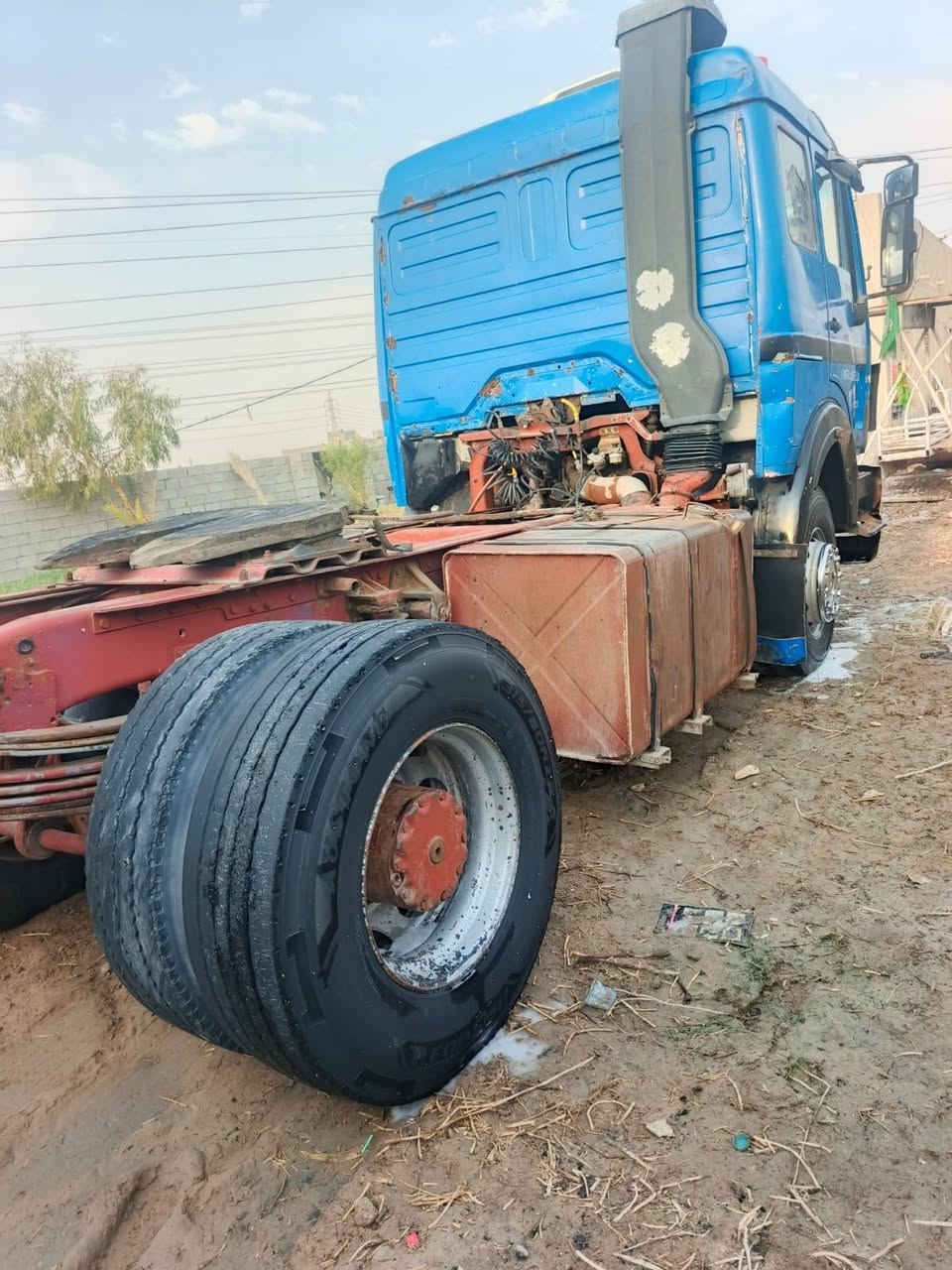 سلام عليكم سياره للبيع البي موديل 86 اصل مكينه 35جديده كير جديد 160 شاصيه مكفول كفاله عامه مربوطه سايلو رقم ذي قار وراعيه بابصره يريد تحويل العنوان بصره  استفسار ***********انا مكلف بنشر
