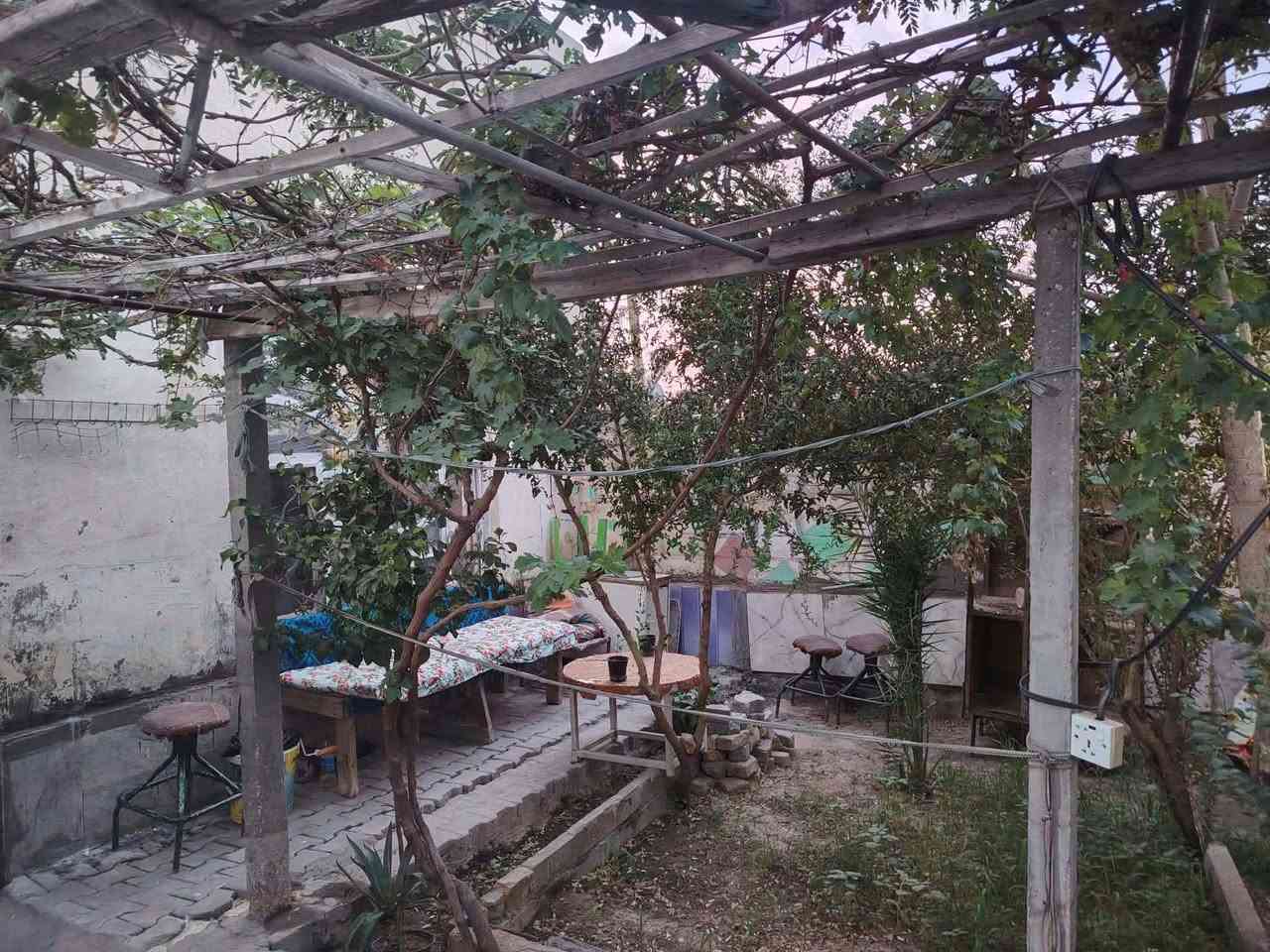 مساحة المنزل/250متر
العنوان حي الامين الثانية عامود 621
الرقم/ ***********
