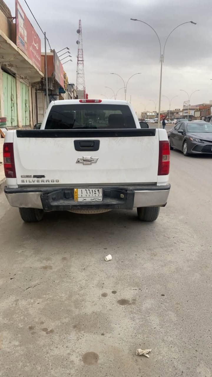سلام عليكم سلفادور موديل ٢٠١١ سياره رقم باسمي والسياره  وبدي قصير مكينه ٥٣٠٠ ماشيه 58مايل  حقيقي مكينه كير اكسل كله كفاله كهرباىيات كله  رقم الهاتف***********
