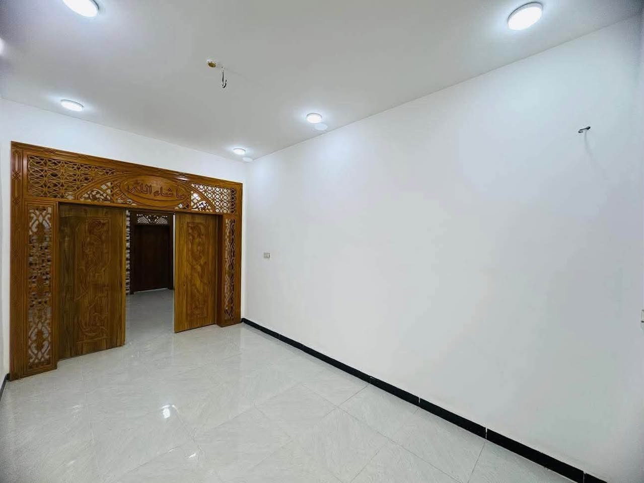 بيت للبيع بيت طابو صرف

📐 100م – نجف / مجمع بيتي

مقابل مجمع الأميرات 

🏠 غرفة، صالة، استقبال، مطبخ

🚿 صحيات (2) + مكشوفة

⚡ جميع الخدمات متوفرة

💰 السعر70 مليون (قابل للتفاوض)
*********** 
***********
