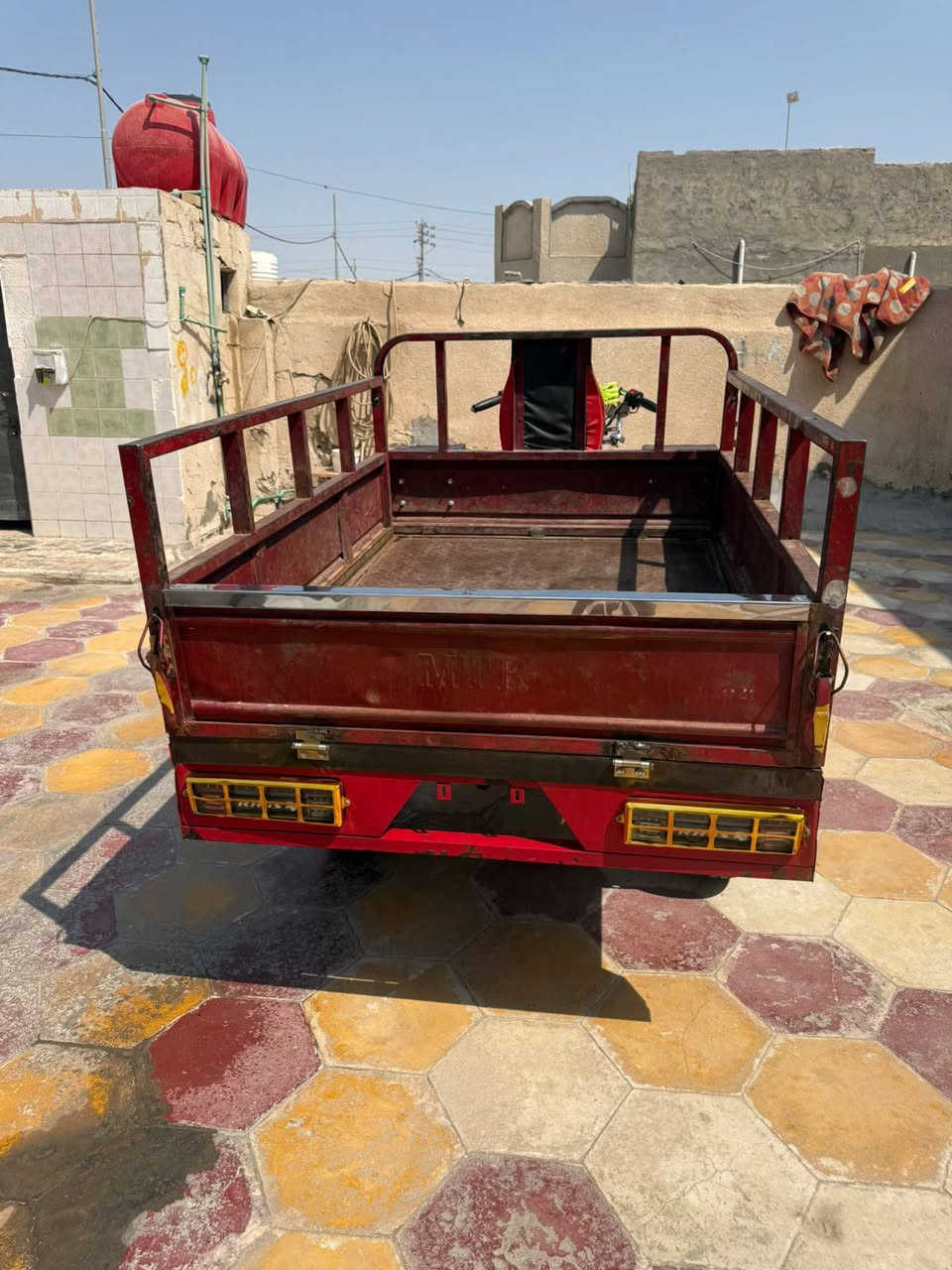 سلام عليكم ستوته امتيار لون احمر استوته مكفولة كفاله عامة مكينه صارلهة سبوع شادهة تاير ابو الخطة اصلي بكرتون كهربايات كلهة شغلة اكسن كبس ستوته جاهزه ربع ما اذب عليهة مكاني السماوه ام العصافير ترهم مراوس حسب القناعة وللبيع هم سعر خابرني وتدلل الاستفسار ***********
