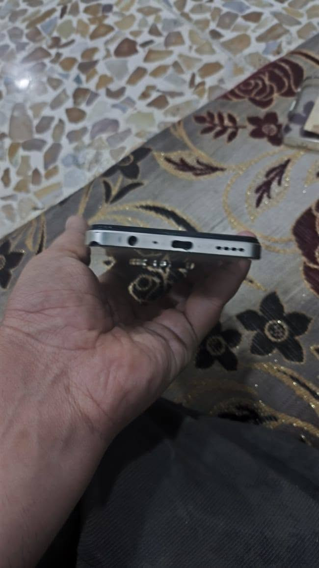 جريدمي 11 جهاز نضيف حيل بس بي صخه خفيفه  بدون غراض السعر170 وبي مجال قليل حك جيتك ***********
