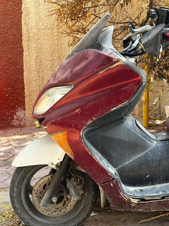 متاح فورزا 08نقصه تايرات وبطاريه كلجات امامي خلفي جديدات رياضي ابيع كوم حديد او مراوس بدراجه للتواصل***********
