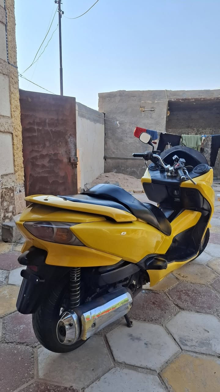 يالله للبيع فورزه 010 ماشيه 37 الف
دراجه كفرها نضيف كلش مابيه
 لا كسر ولا زلغ ناضفته 95/100
تخم تاير جديد دسك امامي خلفي جديد
مكينه ناعمه ونشطه كلج توني. مبدله اصلي
مكينه بيه خيط تبخير بس وقت تشغيل دخن لمن تحمى تكطع
السعر ٨٠٠ وبيها مجاال للشراي
الناصريه مركز ***********

