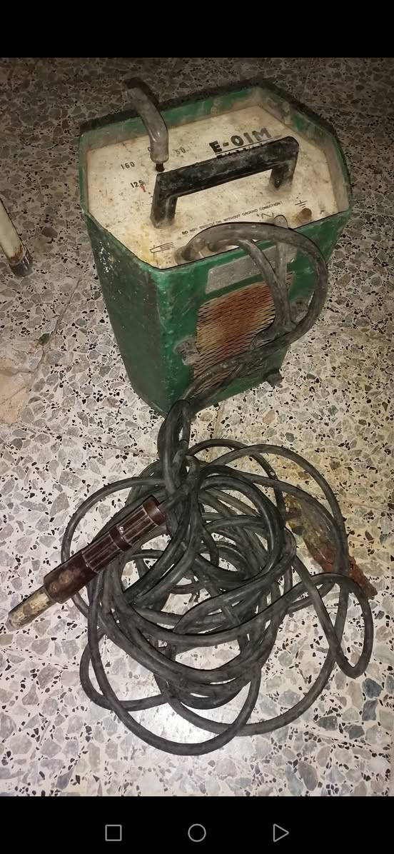 مكينه لحام اصليه مستعمله سعر ١٥٠٠٠٠ قفل ***********
