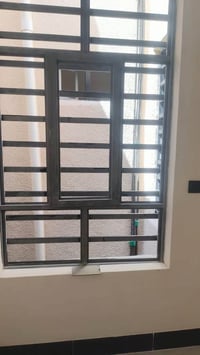 بغداد • تنظيف وصبغ شبابيك • تركيب زجاج