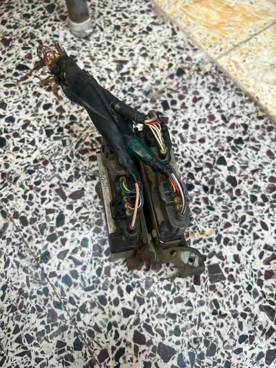 سلام عليكم غراض لاندكروزر كاز مال كصة بسعر مناسب عقل نوزل مروحة دبة راديتر شوتة كاملة ‭***********‬
