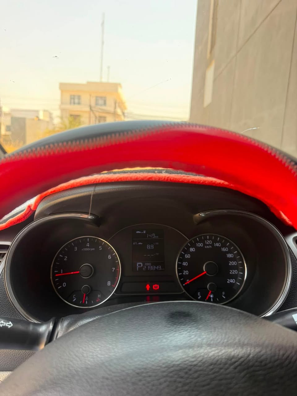 سلام عليكم 
سيراتو موديل 16 
بيها 3 قطع 
خليجية 
مكينة ممفتوحة ولا صرف ولا نفخ 
كير ممفتوح 
تبريد ثلج وشرط 
سيارة رقم بغداد مشروع وطني 
مكان موصل 
رقم ***********
السعر 105 وبي مجال
