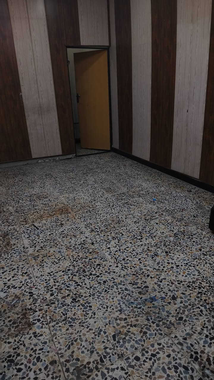 السلام عليكم يتوفر لدينا محل للايجار كامل مكمل سقف ثانوي ديكور كامل مكمل ينفع محل حلاقة رجاليه وصالون نسائي 
***********واتساب 
*********** واتساب
أبو كرار مكاني بغداد الشعب حي البساتين او 
(حي السلام) شارع السبيس قرب مولده علي العكيلي
