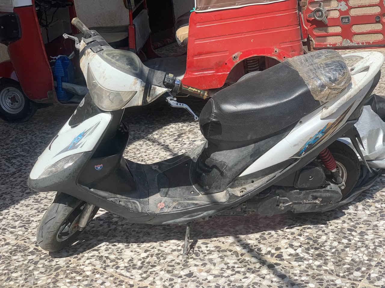 السلام عليكم ماكس عدله بلاديه بلاديه بلاديه بوشه 49 مكينه خير من الله سلف وهندر تشتغل تاير جلاتين زوج جديد
ويل كب نجمه (ملاحضه دراجه عوزها بس كابريتر فقط )لان البيها تاخر بتشغيل وتعبانه 350 وبيها مجال للشراي بغداد معامل حسينيه ***********
