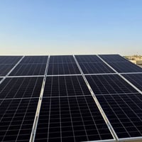 منظومة شمسية • ألواح HI-MO X10 ٦٥٠W • بطارية ١٧٫٥KWH
