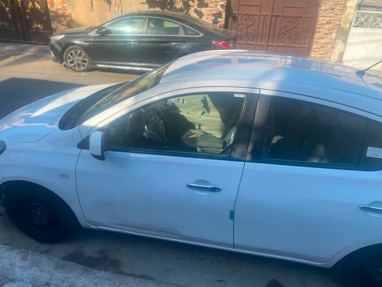 نيسان سني هندي 2019
بيهة منضومة غاز
بيهة 3 قطع صبغ مكفولة من الداخل 
جاملغ امامي وباب اليمنه وجاملغ خلفي 
السياره نضيفة مال بيت بيهة ملاحضات بسيطة بل كشر 
السعر 88 وبيهة مجال بسيط

***********
