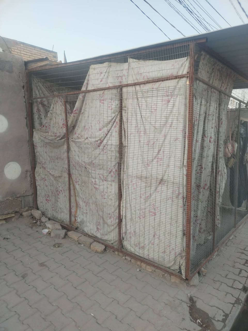 حدايد • باب • سقفية