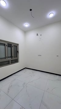 طابق أول • ١٠٠م • مناسبة للعوائل