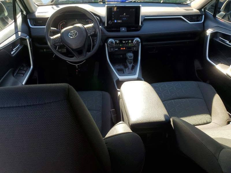 راف فور XLE • ٢٠٢٥ • بدون كمرك