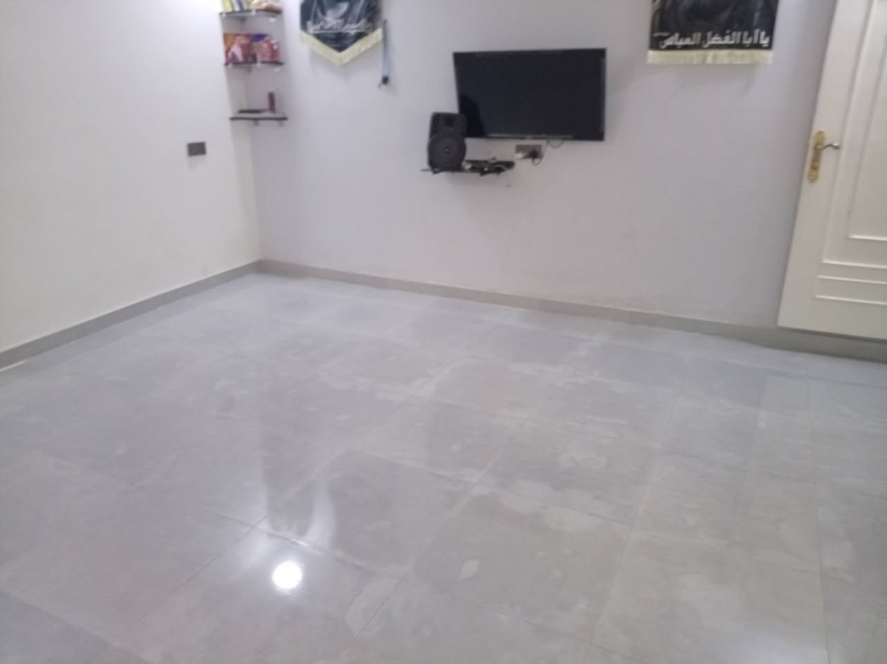 بيت للبيع او مراوس بالزنابره نزلت سيد صباح مساحة الدار ٢٣٠ متر بناء حديث العام بنائه يتكون من غرفه ٦في ٤ وصاله مفتوحه عالمطبخ مثل ما مبين بالفديو حار بارد وحديقه جبيرة ومطبخ خارجي وصحيات صب البيت عكاده والسطح مصبوب السعر مناسب للاستفسار الاتصال على
*********** او مراسلة الحساب
بيت للبيع او مراوس بالزنابره نزلت سيد صباح مساحة الدار ٢٣٠ متر بناء حديث العام بنائه يتكون من غرفه ٦في ٤ وصاله مفتوحه عالمطبخ مثل ما مبين بالفديو حار بارد وحديقه جبيرة ومطبخ خارجي وصحيات صب البيت عكاده والسطح مصبوب السعر مناسب للاستفسار الاتصال على
