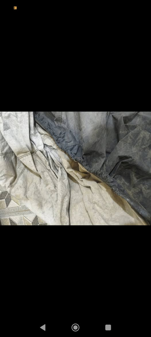 السلام عليكم
جادر سيارة جيب جلد مبطن من داخل قطن 

مفصلةحيل داير مداير يرهم على كل سيارات 

عدا  بي شك بدعامية أمامية ع كد اصبع انشك عدي 

سعر 25
مكاني حكيم 
***********
