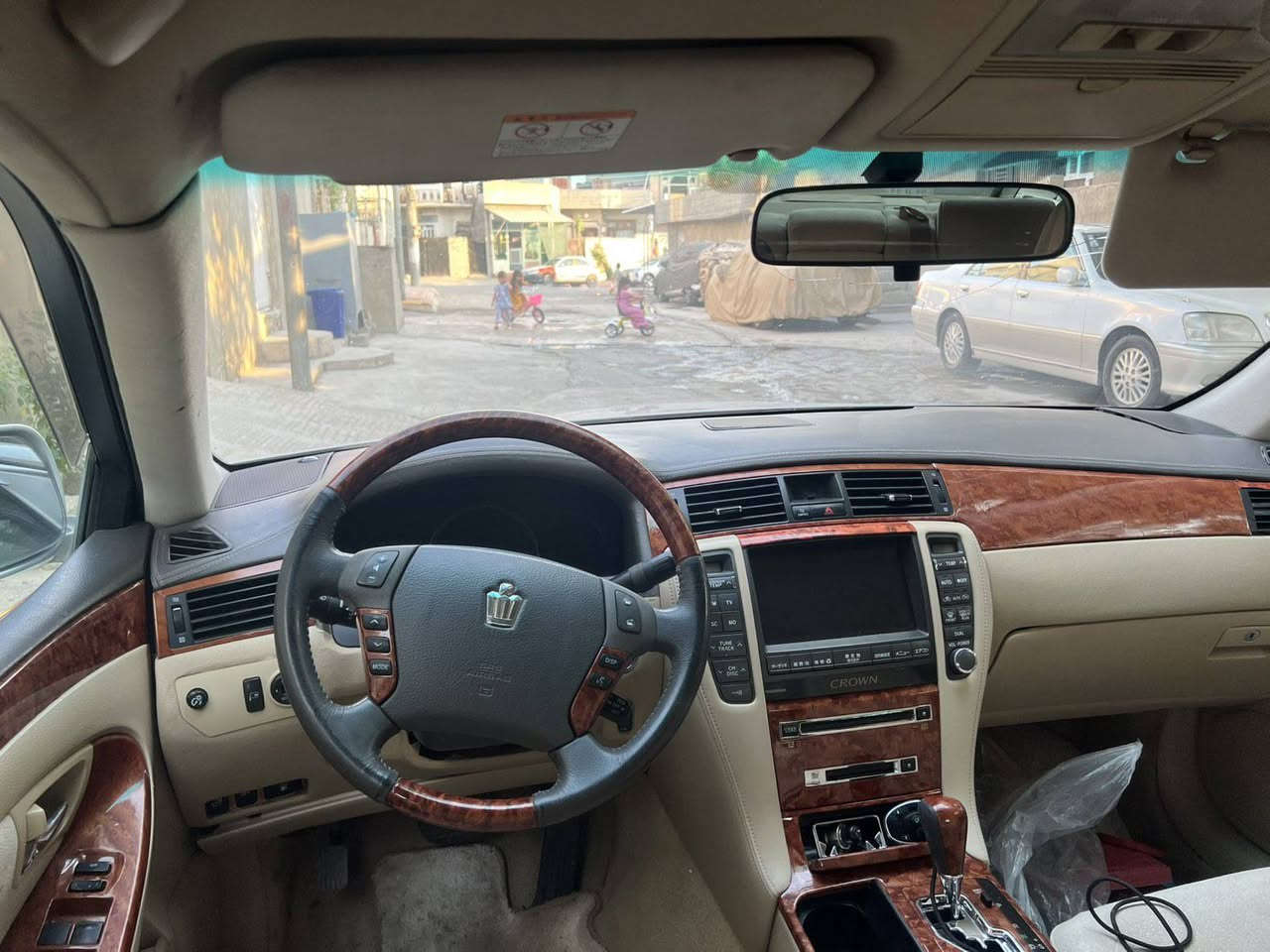 شاینەی مووس 2005 182 بێ کۆد
بێبۆیاخ یەک ناولەپ لەسەقڤەکەی بۆیاخە یەک ناودەست زیاتر نیە سێ پەردەوو سەلاجەو مەرکەزی بێدووکەڵ سەیارەی ماڵە کامل مەسرەڤ کراوە برێک مەزبووت سارد مەزبووت دەعامی بۆدەعامی بەشەرت کام وەستای خۆت بەدڵتە سعری ڤرۆشتنی 60 گەڵا بۆزانیاری زیاتر پەیوەندی بکە 
***********
***********
