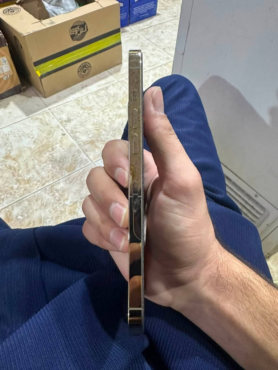 السلام عليكم
12 برو ماكس 
نضافه 95% 
ذاكره 256 بطاريه 76 مبدل فقط شاشه اصليه
سعر 375 رقم ‭***********‬
