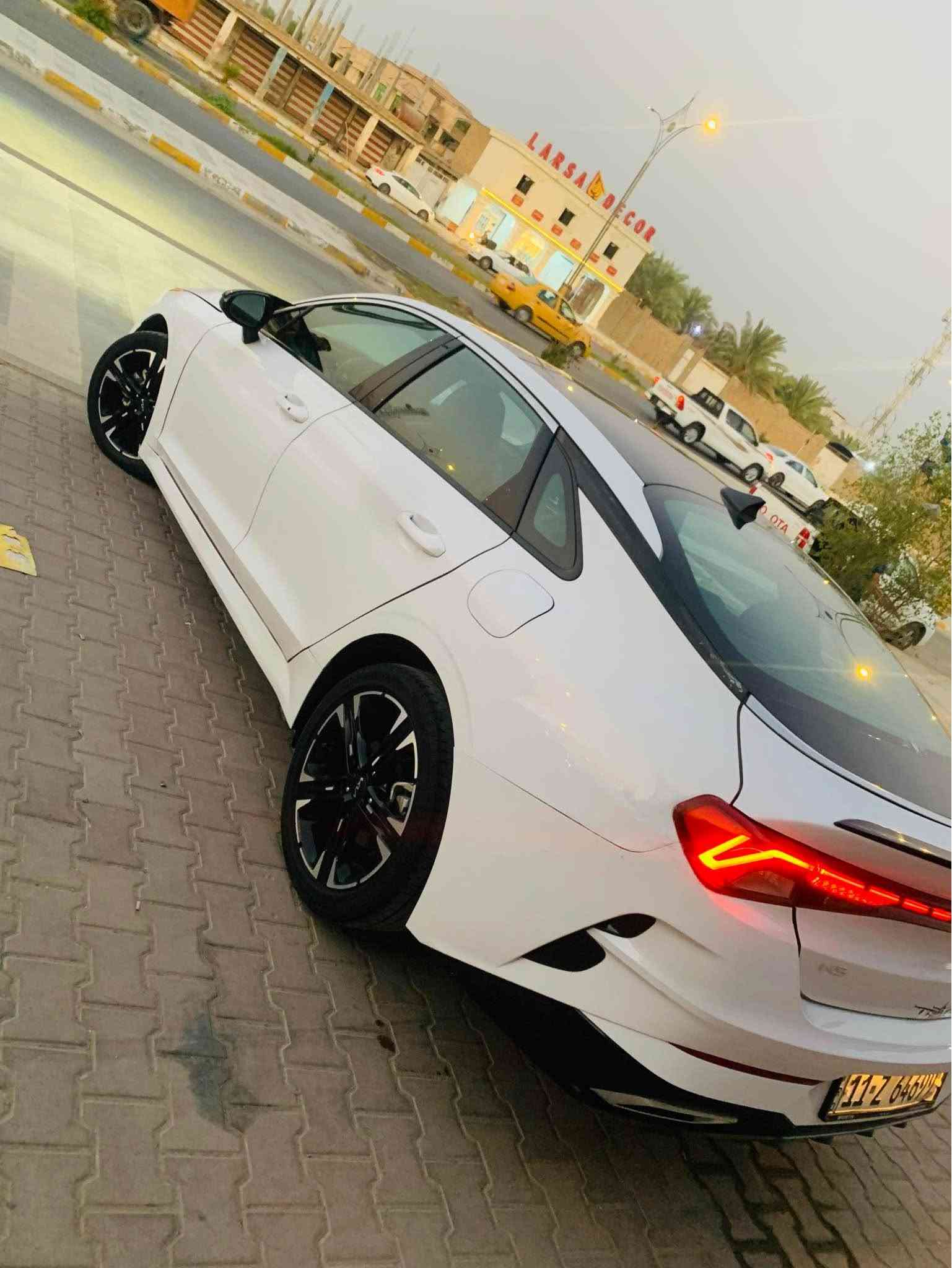 كي فايف مديل 2024 فول  موصفات جيتي لاين
قماره بانوراما
اربع وضعيات قياده
شاشه ابل كار بلي
كشنات كهرباء
جلد مختم 
قياده ذاتيه 
شحن لاسلكي
ترحيب مري 
شاشه ترحيب
حساسات 
رادارات
اوامر صوتيه
سياره ماشيه 39 الف ميل
سياره نضيفه ومال جناي
مبدل بنيد وباب خلف السائق 
بارد بلشواصي بصيط جدآ
طعجه خفيفه بلفخذه بصيطه
السعر 165 وبيه مجال لشراي
المكان الناصريه مركز 
*********** ناصرية, ذي قار
