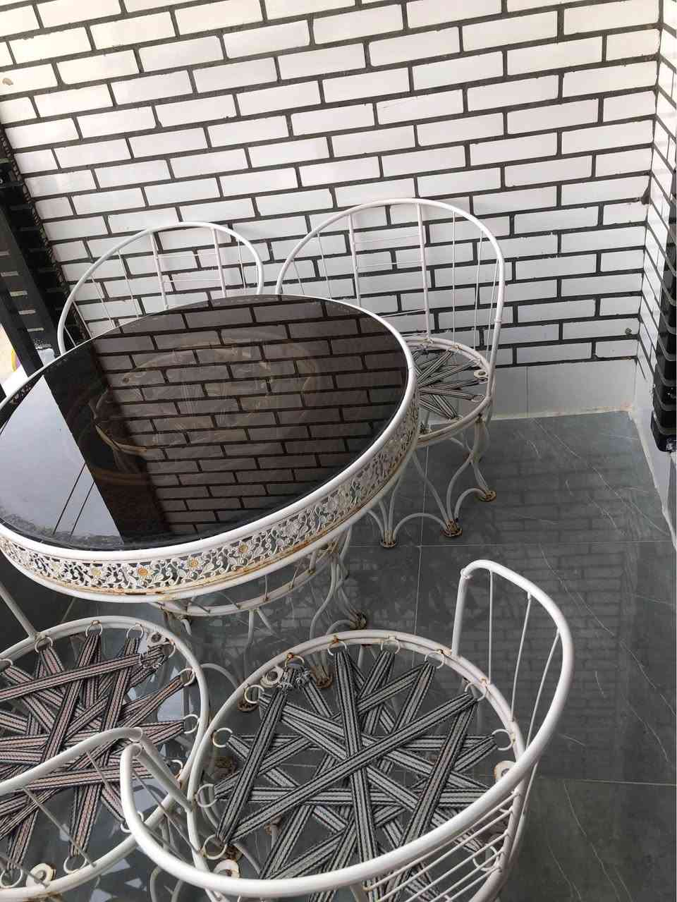 طقم • بلكونة • أربيل