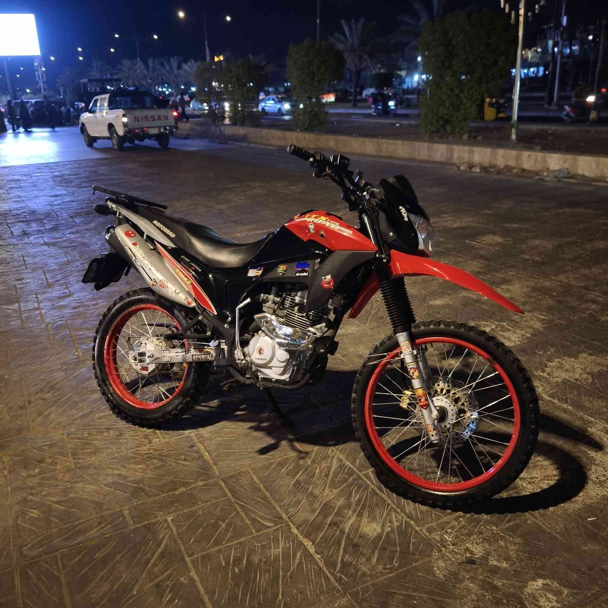 سلام عليكم
قفاز لونسن 22طالع بل25بعده زيرو
دراجه مكينه150cc
رقم اربيل تحويل ثاني يوم
دراجه كفالة عامه كلها 
برغي نقص مابيها
دراجه غراضها تارسه لسوك 
وكلش حلوة عالية ونصبة حلوة 
مماشية هواي بعدها على وضع الشركه
((سعرها تفاليس)) بنسبة للرقم 
((مكاني بغداد المدينه)) 
تفاصيل اكثر خاص او اتصال((***********))
