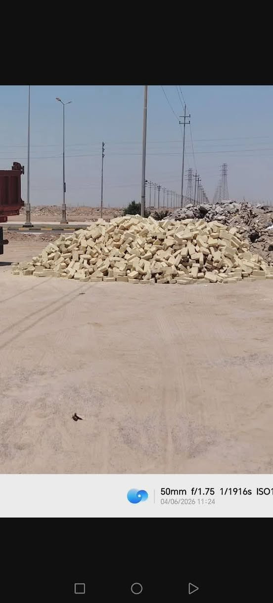 السلام عليكم.            *********** 📞
يتوفر (طابوك ) 
درجه اولى عكاده ..
 ودرجه ثانيه بناء..
توصيل داخل العماره في تمام الوقت 
طابوك قويه متساوية الضلاع 
عدد كامل 4000 مع زياده
