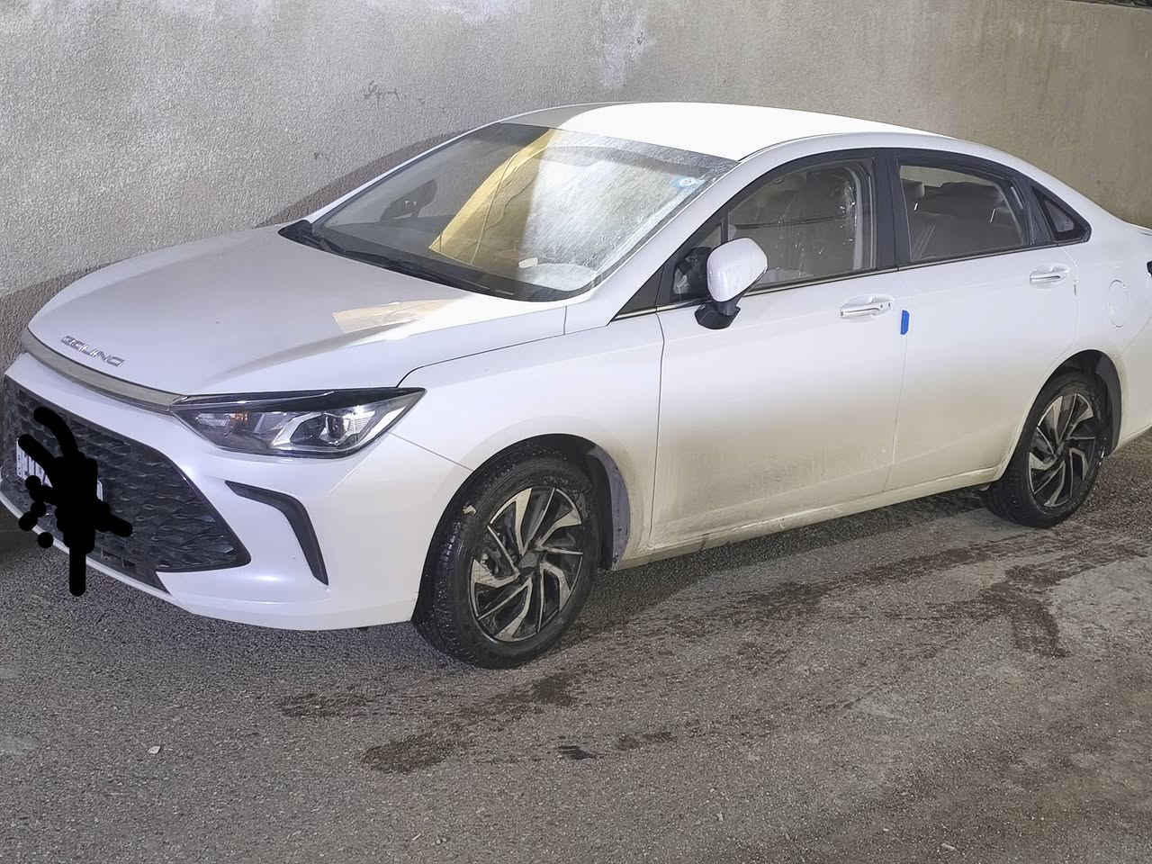 للبيع سياره بايك حره يو فايف بلص رقم بغداد
..BAIC U5 PLUS
 موديل 2026
حره 
مواصفات ....
ويل كب 
طي المرأة الجانبي
انذار
تحديد مسار
مثبت سرعة 
حساسات كامرات ٣٦٠ 
رؤيه محيطيه تنبيه مركبات جانبي
كشاف ضبابي 
مانع انزلاق 
كشنات جلد نابا 
سستم صوت روعه اعتمادي 
ارباك 
محرك  تنفس طبيعي ميتسوبوشي ياباني 
كير ياباني ايسون
هند بريك كهربائي 
جام كهرباء 
مثبت سرعه 
تدفئه تبريد سياره 
سياره ماشية ٨٠٠٠كم
السعر 130 $ وبي مجال بسيط للشراي الجاد
***********
***********
ملاحظه بيها طخة بسيطة فوق الباب وبالدعامية طخه جدا بسيطة مامبينه
