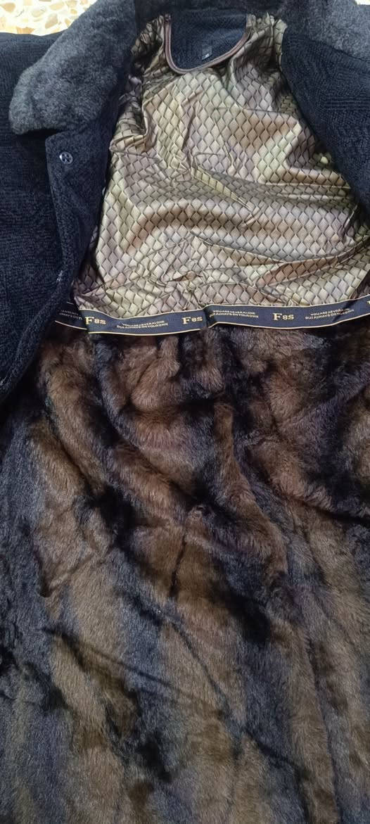 قابوط بهذا الشكل الأنيق ماركة اصلية حجم XL يلبس وزن 90-100 جديد غير مستخدم بسعر 25مع التوصيل
***********
***********
قابوط بهذا الشكل الأنيق ماركة اصلية حجم XL يلبس وزن 90-100 جديد غير مستخدم بسعر 25مع التوصيل
